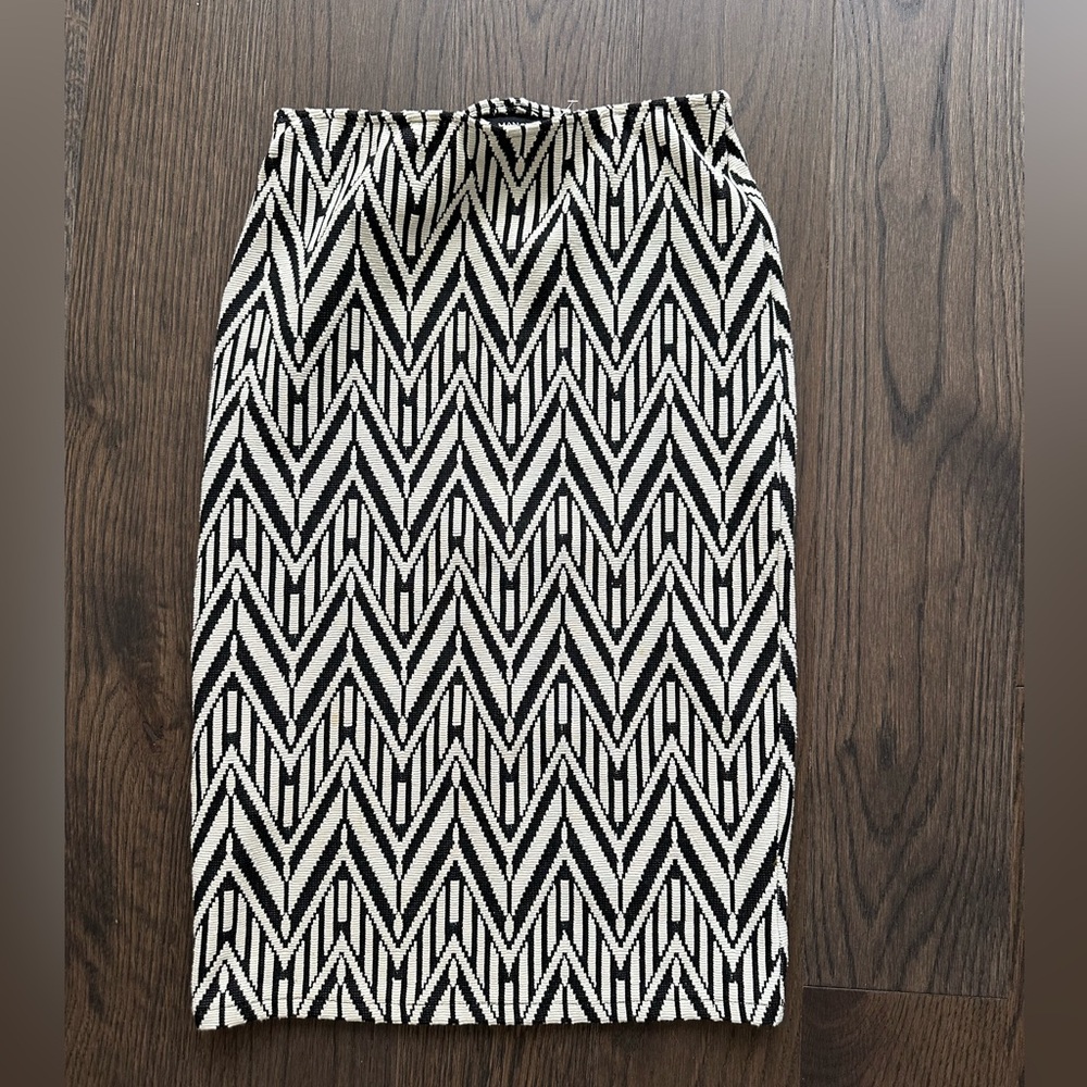 ♥️MANGO skirt - size xxs - Picture 3 of 3
